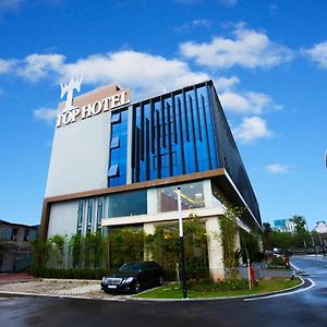 Friendship Hotel